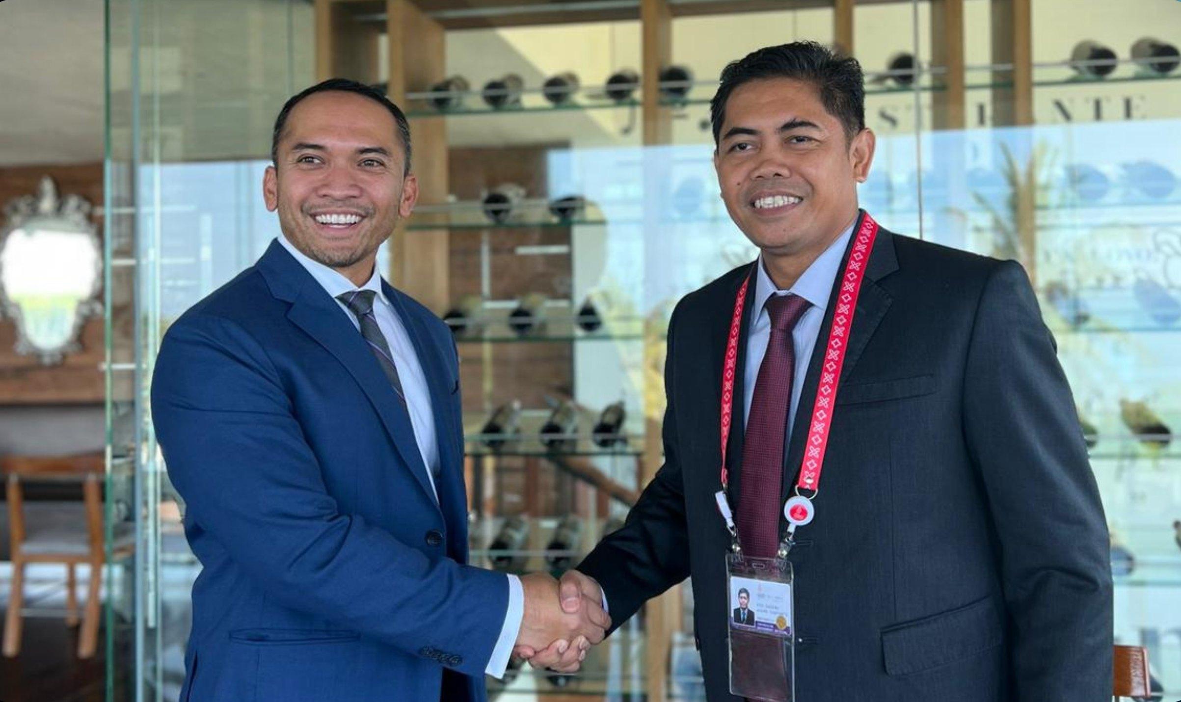 A handshake at the G20 summit in Bali